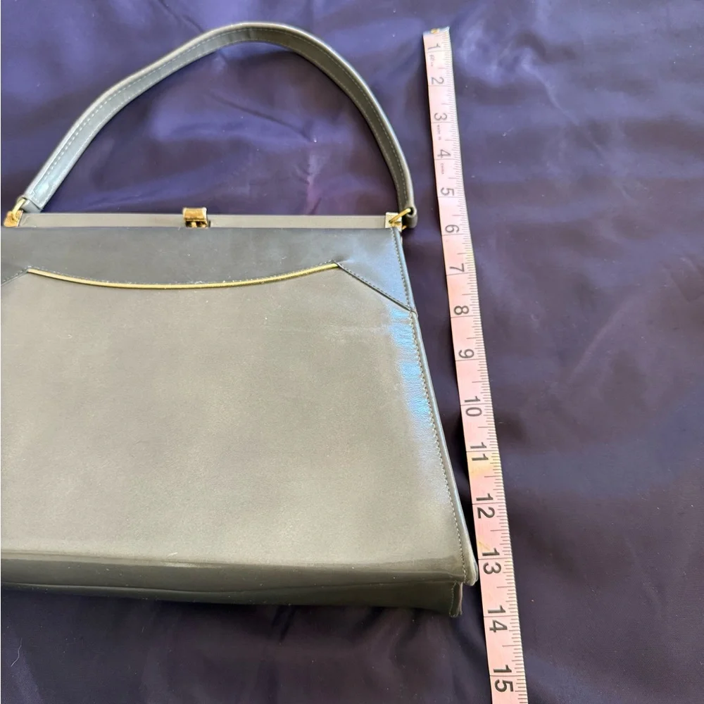 Naturalizer 60’s Gray Shoulder Bag With Gold Accents‎